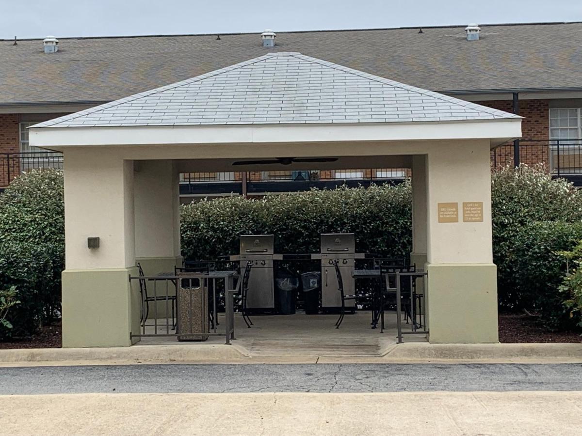 琼斯伯勒烛木套房酒店 外观 照片